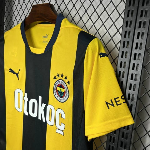 Camisa Fenerbahçe Home I 2024/25 Puma masculina em amarelo vibrante com escudo bordado, logo Puma e tecido respirável dryCELL, ideal para torcer ou treinar com conforto e estilo."