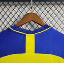 Camisa Boca Juniors Home I 2003/04 Nike Retrô Masculina azul com faixa amarela horizontal, escudo bordado e design clássico inspirado na temporada histórica do clube argentino."