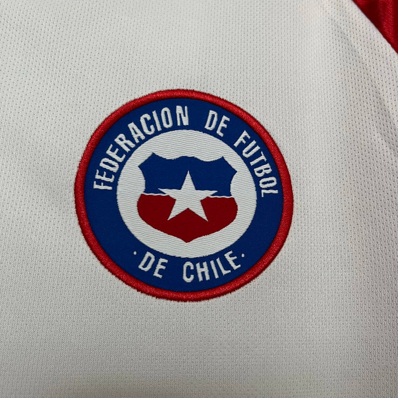Camisa Chile Away II 2024/25 Adidas masculina branca com detalhes vermelhos e azuis, gola careca e tecido leve respirável para torcedores"