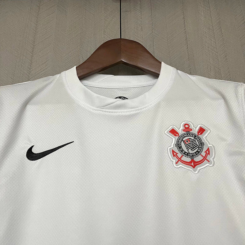 Uniforme infantil Corinthians 2024 2025 Nike home titular, camisa branca com escudo e short para criançaa de 3 a 13 anos